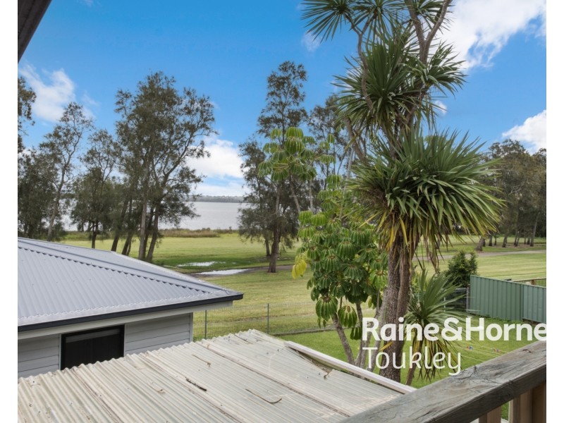 1/18 Liamena Avenue, San Remo NSW 2262