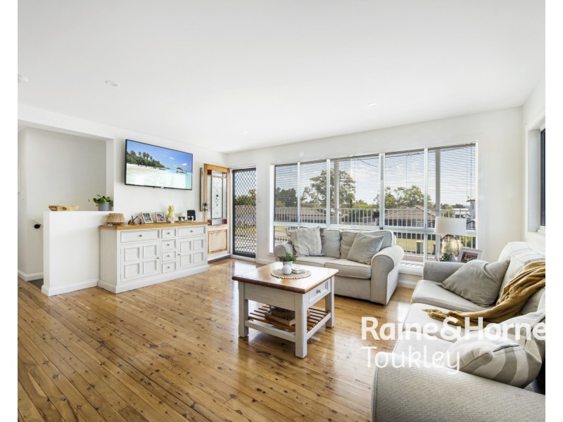 1 Read Street, Canton Beach NSW 2263