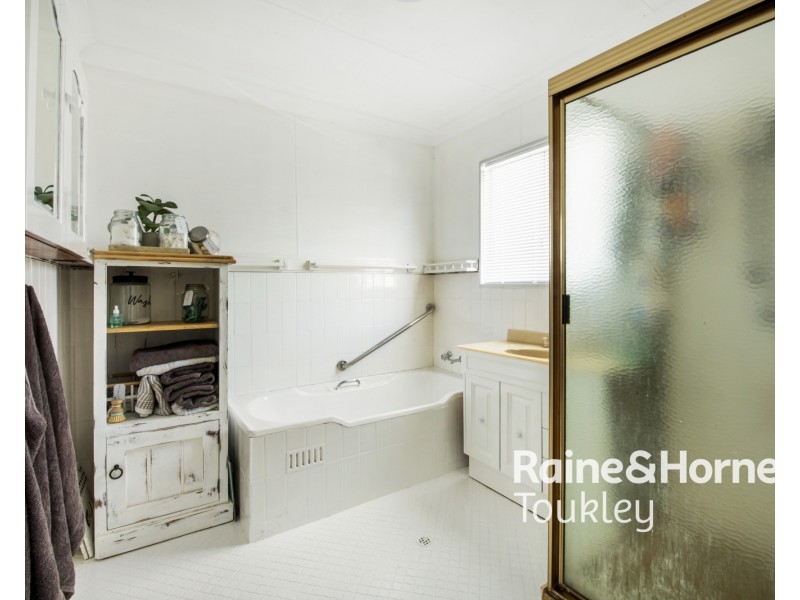 1 Read Street, Canton Beach NSW 2263