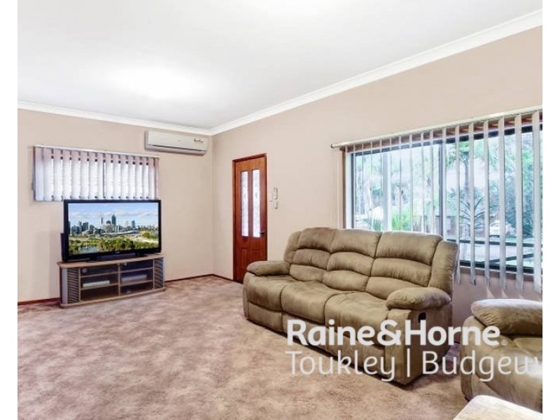 1 Ourringo Ave, Lake Haven NSW 2263