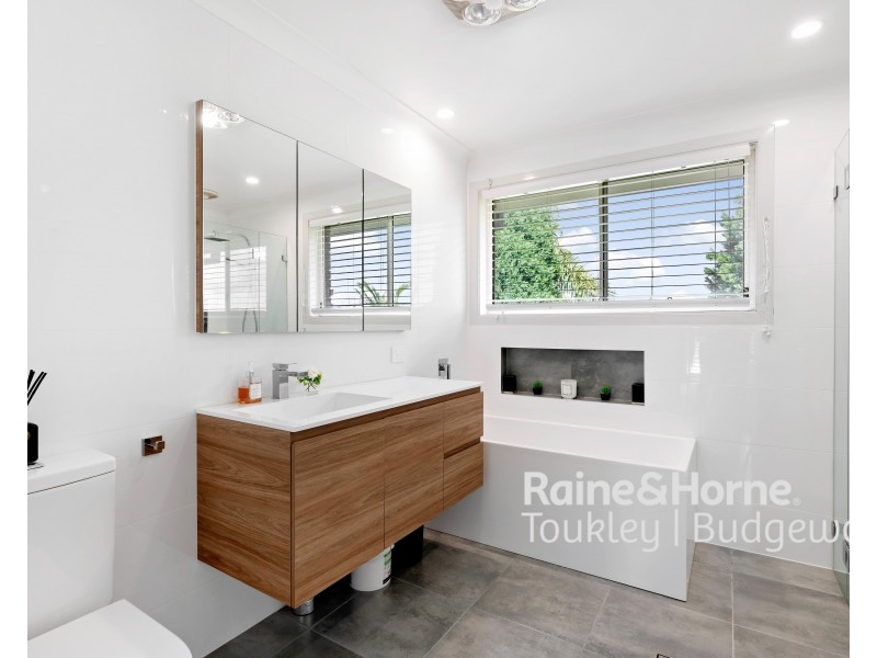 6 Argyle Place, Hamlyn Terrace NSW 2259