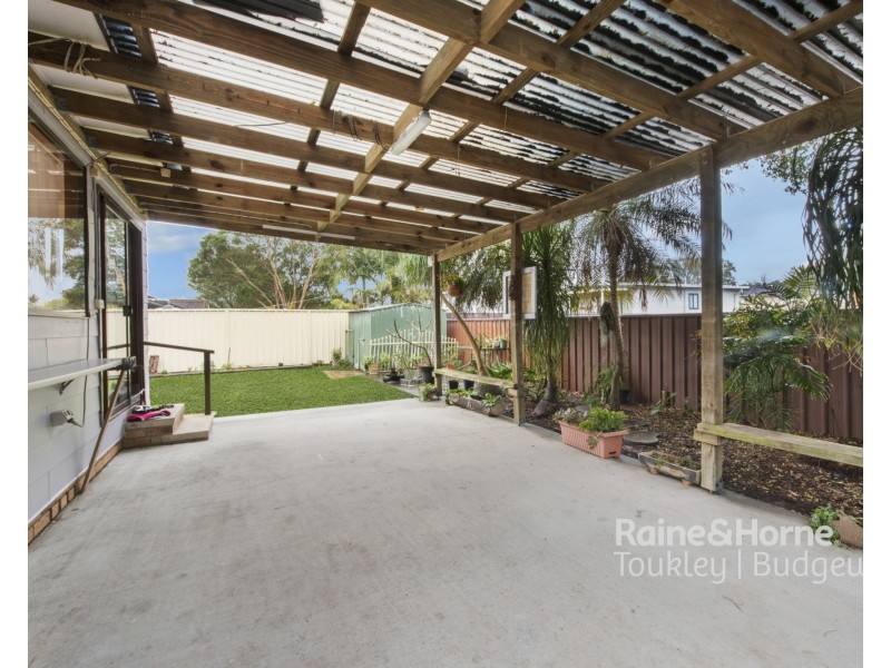 1 Elua Avenue, Budgewoi NSW 2262