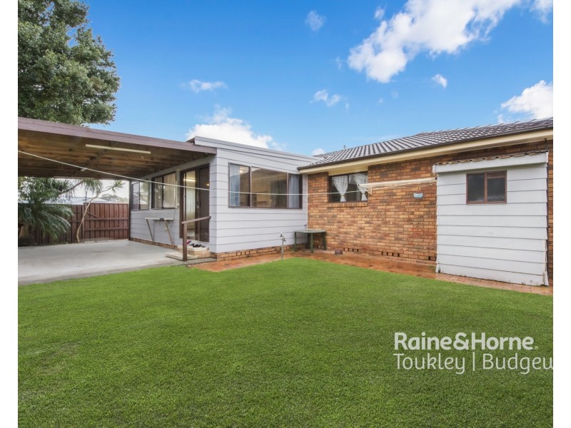 1 Elua Avenue, Budgewoi NSW 2262