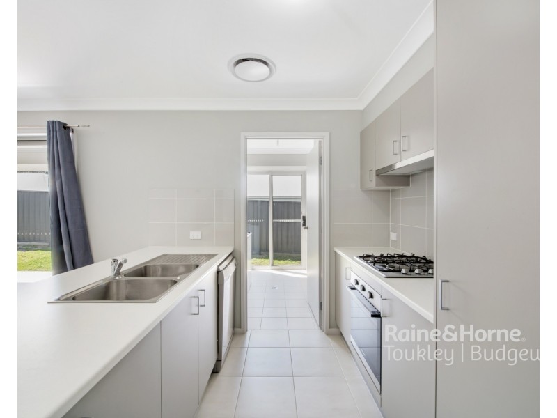 12 Lawrence Avenue, Wyee NSW 2259