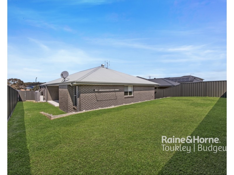 12 Lawrence Avenue, Wyee NSW 2259