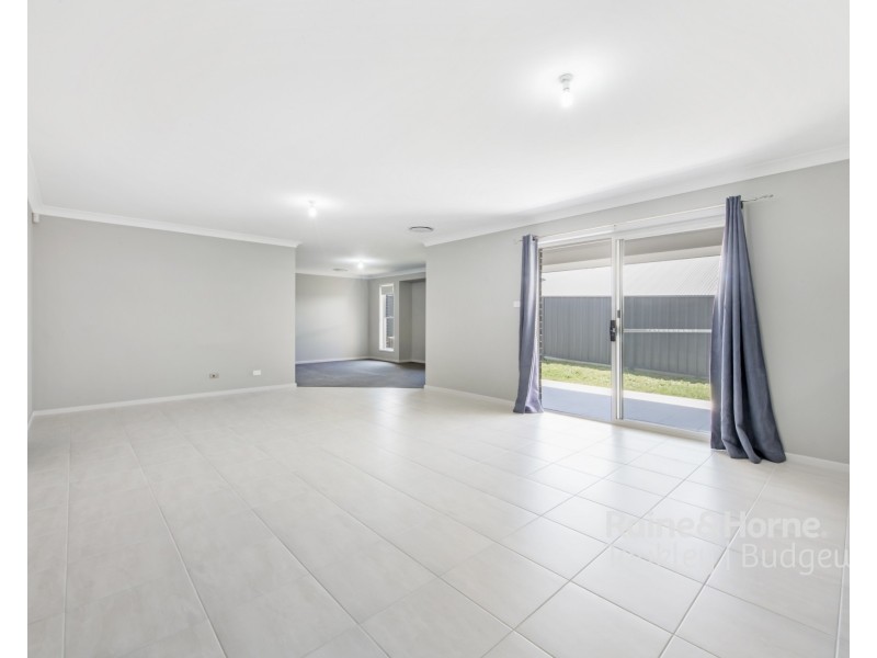 12 Lawrence Avenue, Wyee NSW 2259