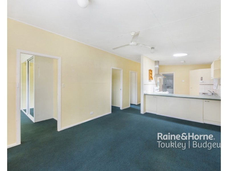 72 Delia Avenue, Budgewoi NSW 2262