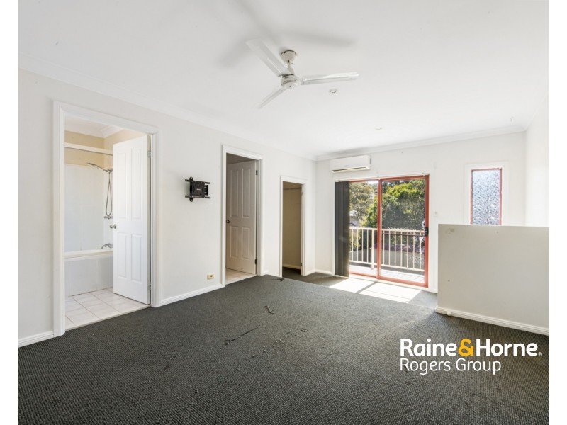 18 Ridgewood Drive, Woongarrah NSW 2259