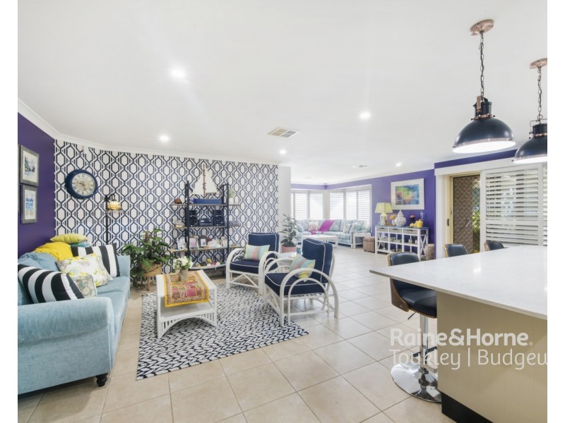 16 Eighth Avenue, Toukley NSW 2263