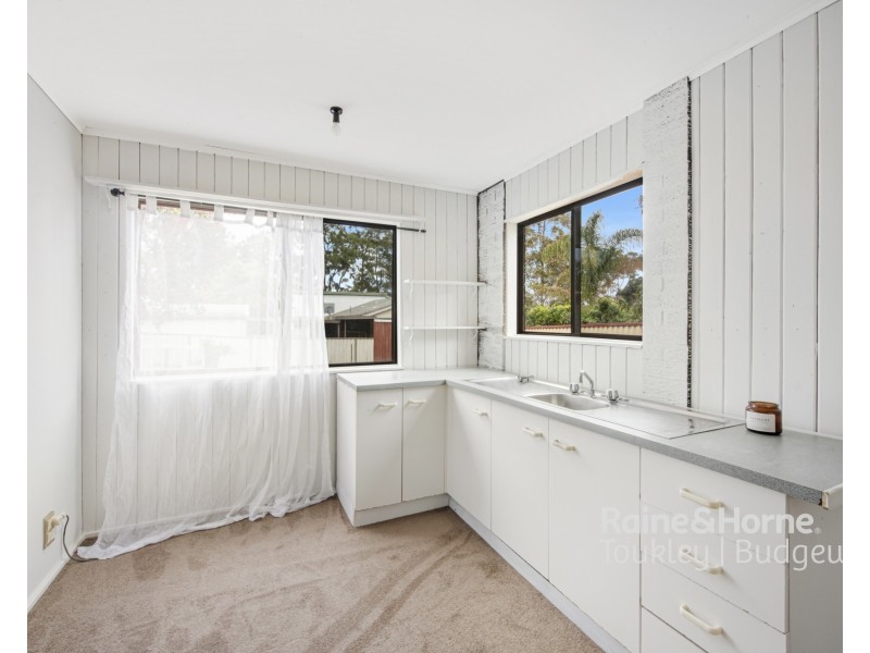 26 Sylvia Avenue, Gorokan NSW 2263