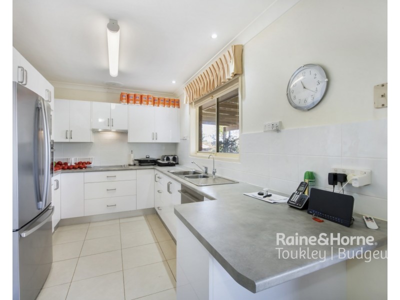 2/8 Canton Beach Road, Toukley NSW 2263