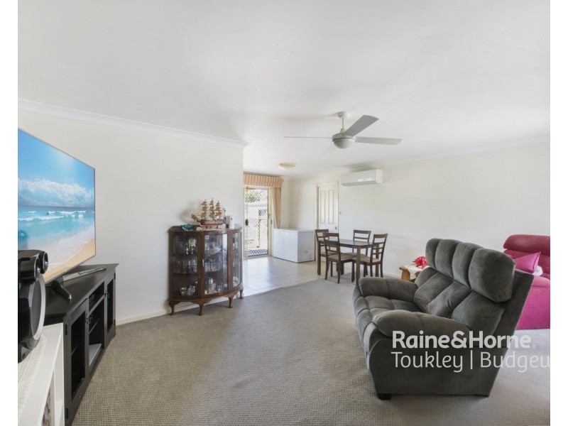 2/8 Canton Beach Road, Toukley NSW 2263