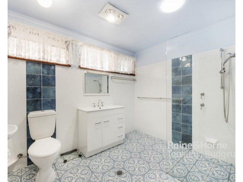 54 Sunrise Avenue, Budgewoi NSW 2262