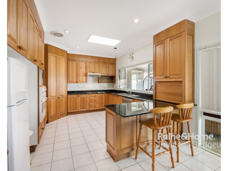 2 Leonard Avenue, Toukley NSW 2263