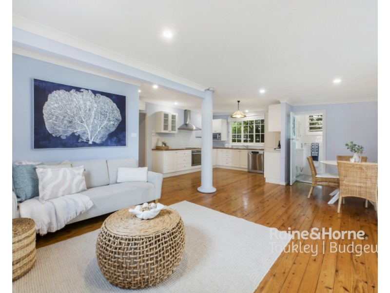 21 Seventh Avenue, Toukley NSW 2263