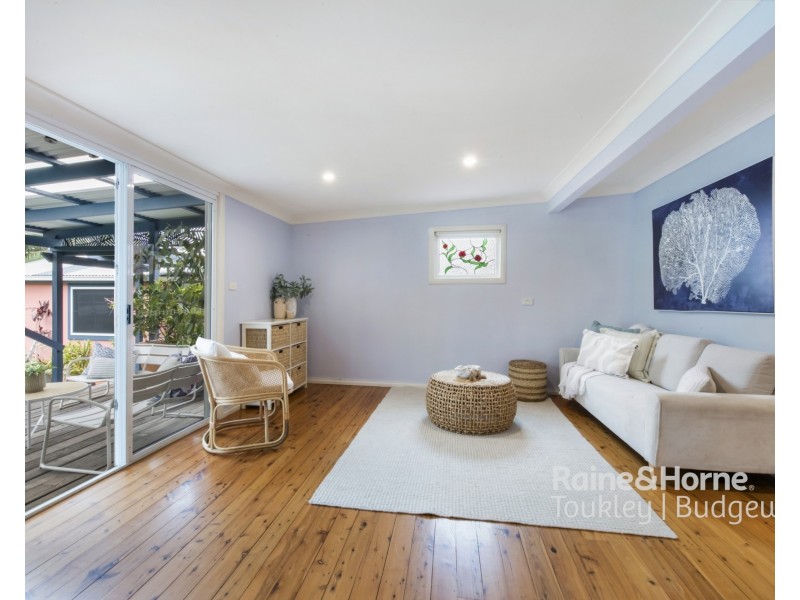 21 Seventh Avenue, Toukley NSW 2263