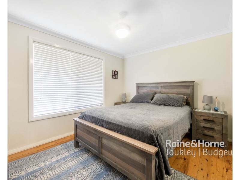 3 St James Avenue, Berkeley Vale NSW 2261
