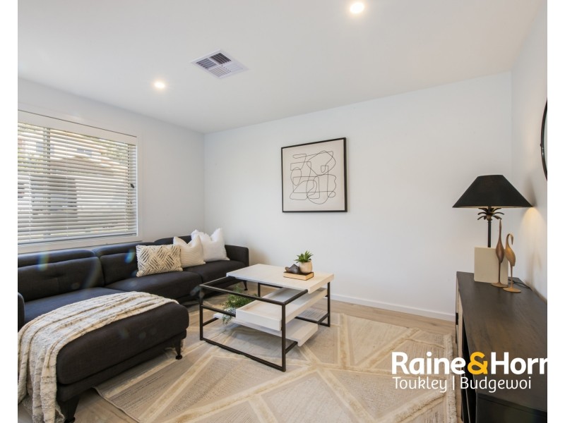 7b Courigal St, Lake Haven NSW 2263