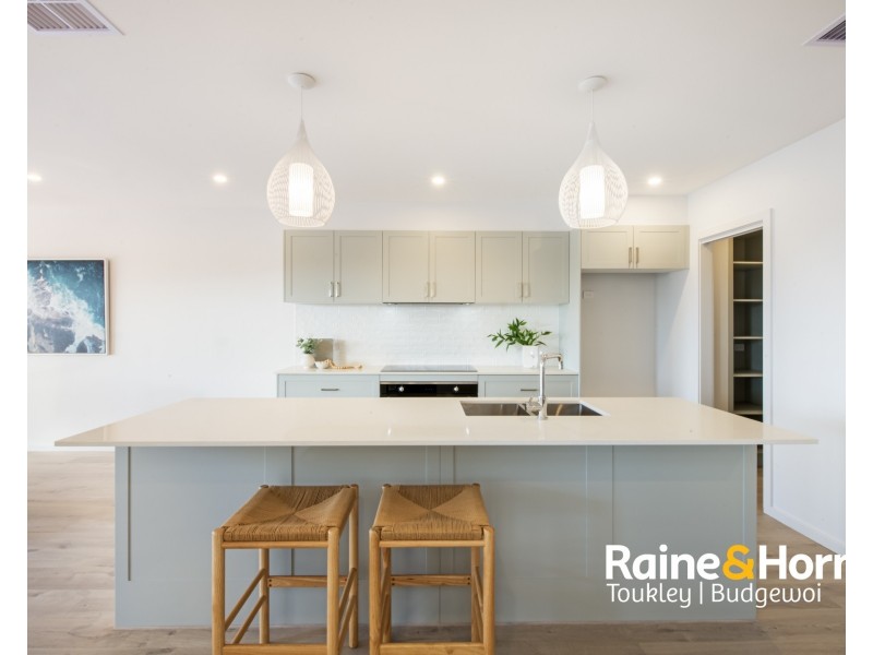 7b Courigal St, Lake Haven NSW 2263