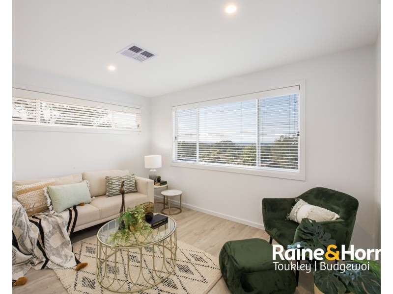7b Courigal St, Lake Haven NSW 2263
