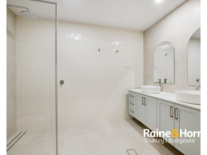 7b Courigal St, Lake Haven NSW 2263
