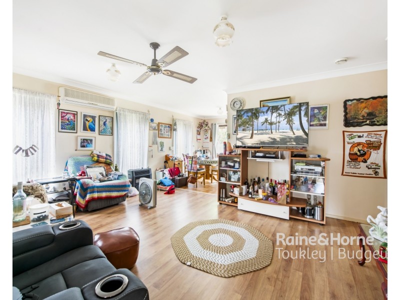 47 Delia Avenue, Budgewoi NSW 2262