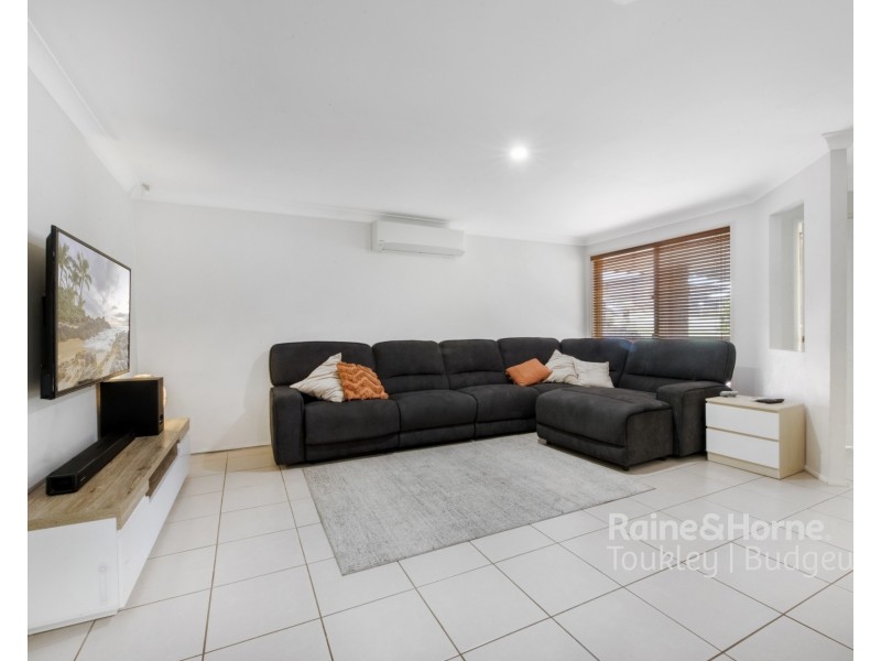 30 Manchurian Way, Wadalba NSW 2259