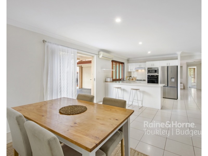 30 Manchurian Way, Wadalba NSW 2259