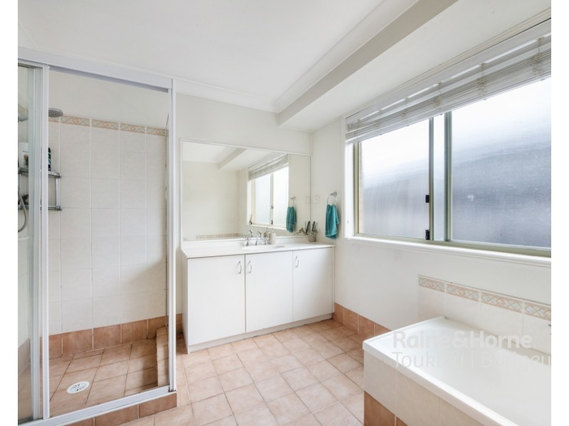 30 Manchurian Way, Wadalba NSW 2259