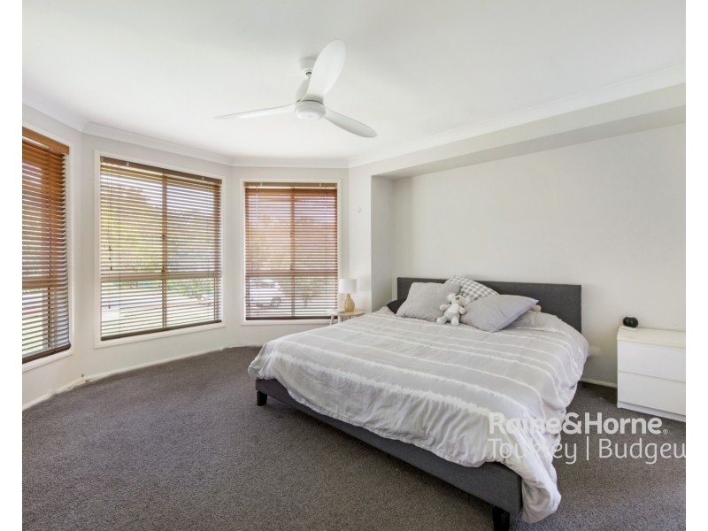 30 Manchurian Way, Wadalba NSW 2259