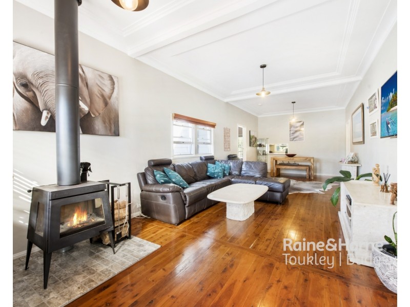 12 Hillcrest Road, Mirrabooka NSW 2264