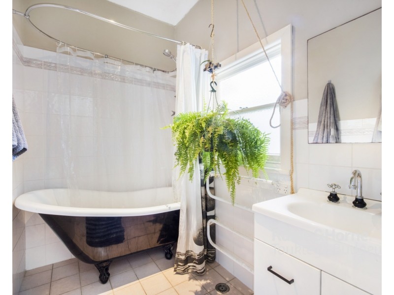 12 Hillcrest Road, Mirrabooka NSW 2264