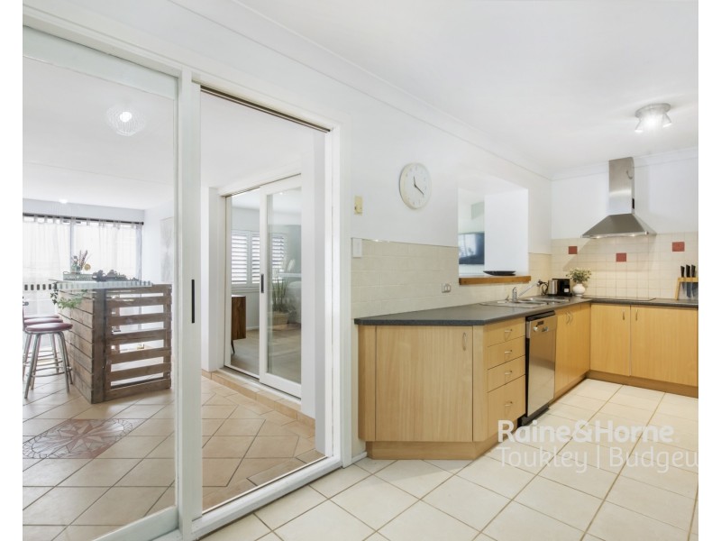 9 Tarwarri Road, Summerland Point NSW 2259