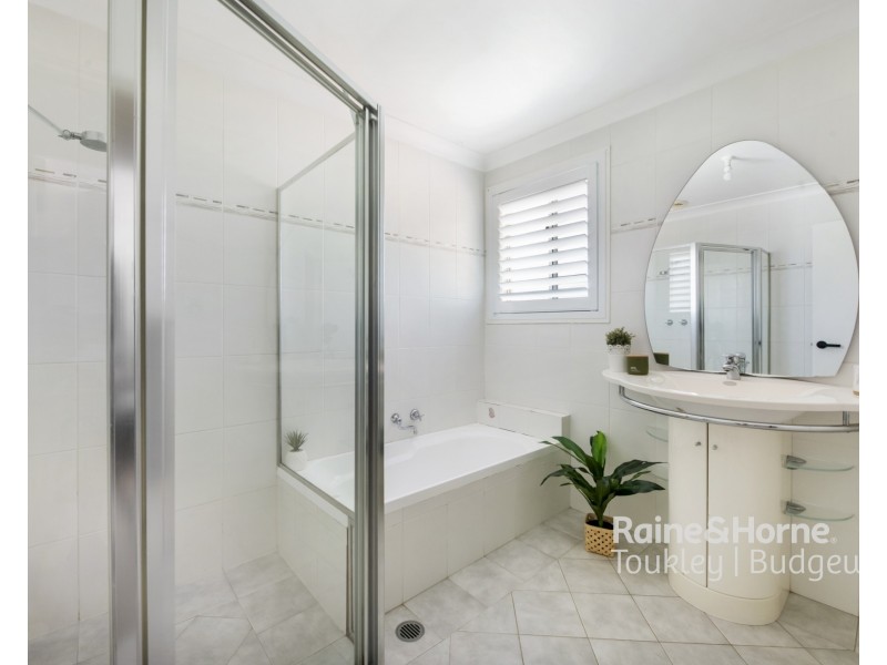 9 Tarwarri Road, Summerland Point NSW 2259
