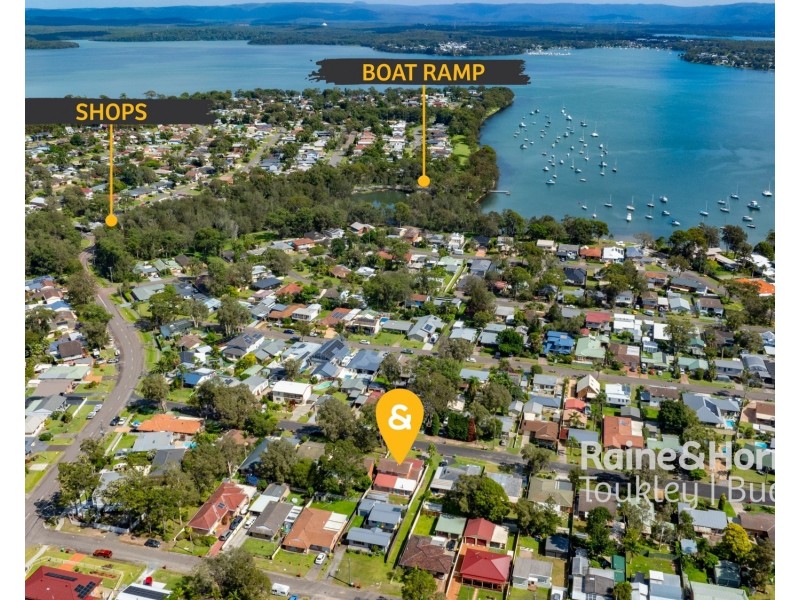 9 Tarwarri Road, Summerland Point NSW 2259
