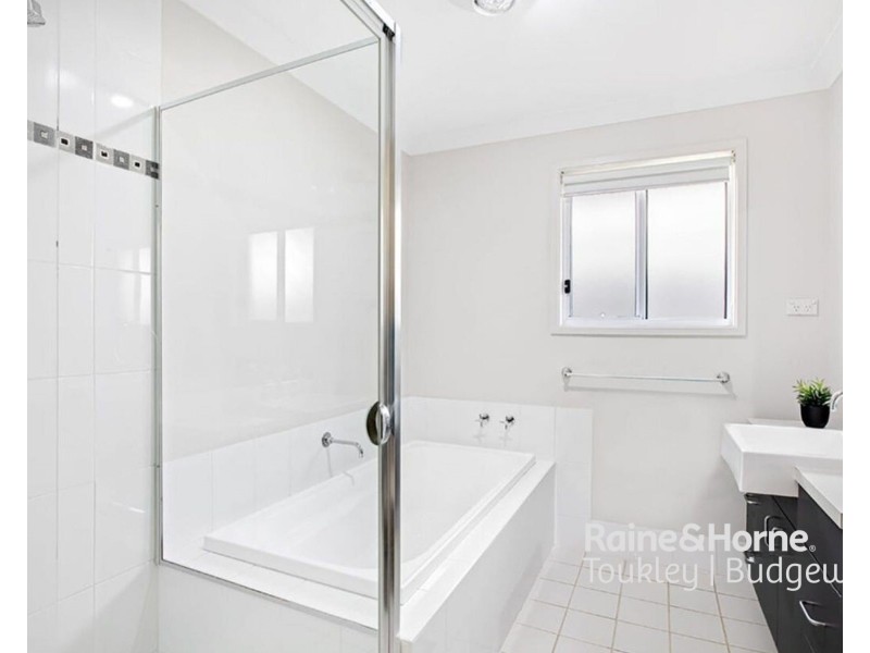 61 Settlement Drive, Wadalba NSW 2259
