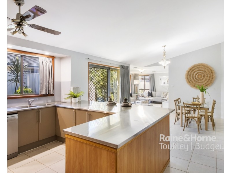 18 Capri Close, Woongarrah NSW 2259