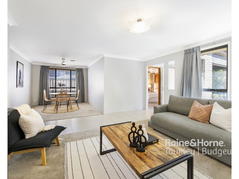 18 Capri Close, Woongarrah NSW 2259