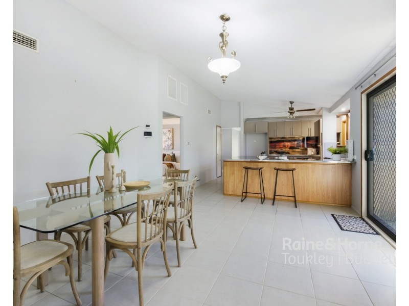 18 Capri Close, Woongarrah NSW 2259