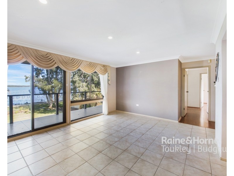28 Woodland Parkway, Buff Point NSW 2262