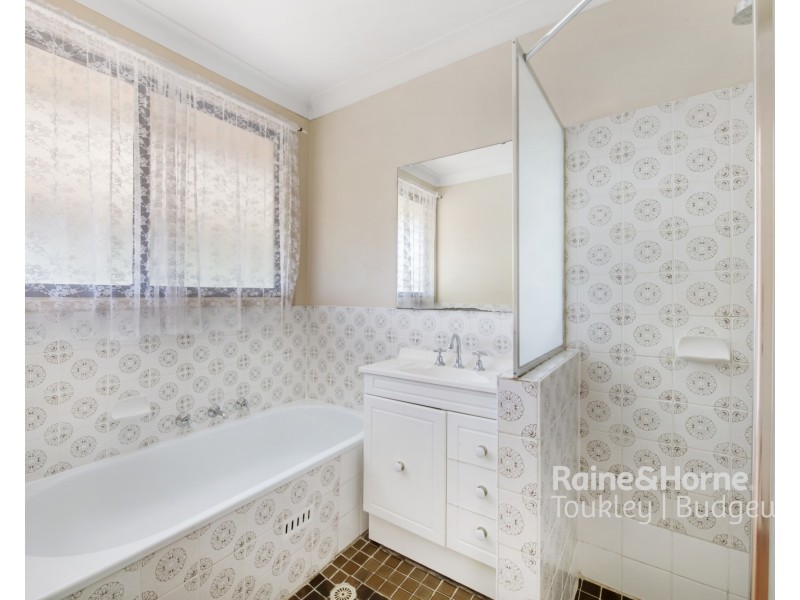 28 Woodland Parkway, Buff Point NSW 2262