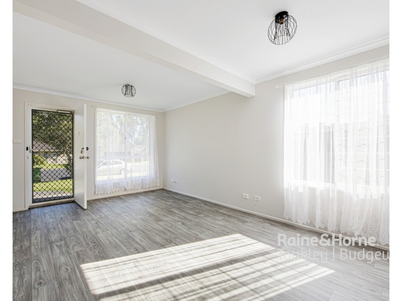 2/33 De L’Isle Drive, Watanobbi NSW 2259