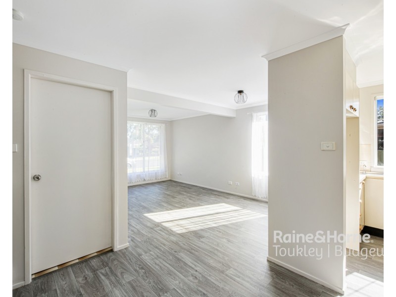 2/33 De L’Isle Drive, Watanobbi NSW 2259