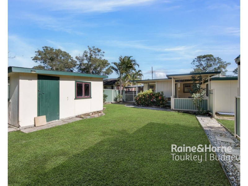 41 Tarwhine Avenue, Chain Valley Bay NSW 2259
