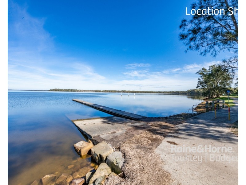 15 & 15a Kamilaroo Avenue, Lake Munmorah NSW 2259