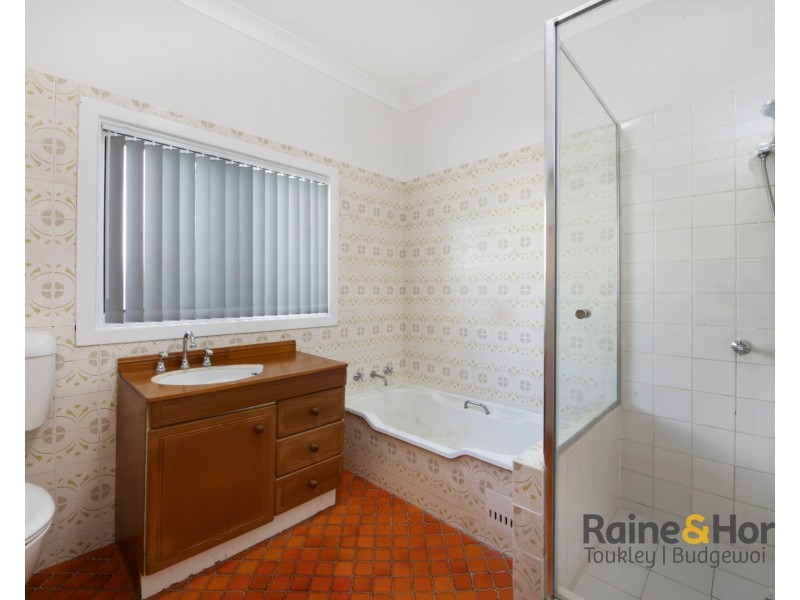 70 Leonard Avenue, Toukley NSW 2263