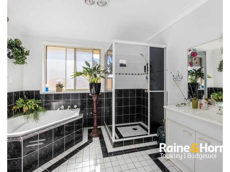 225 Tall Timbers Road, Kingfisher Shores NSW 2259