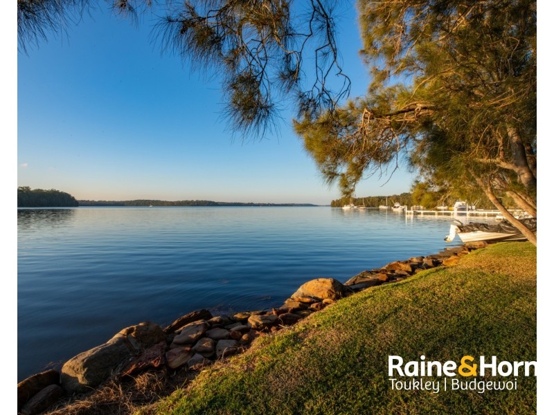 9 Short Street, Wyee Point NSW 2259