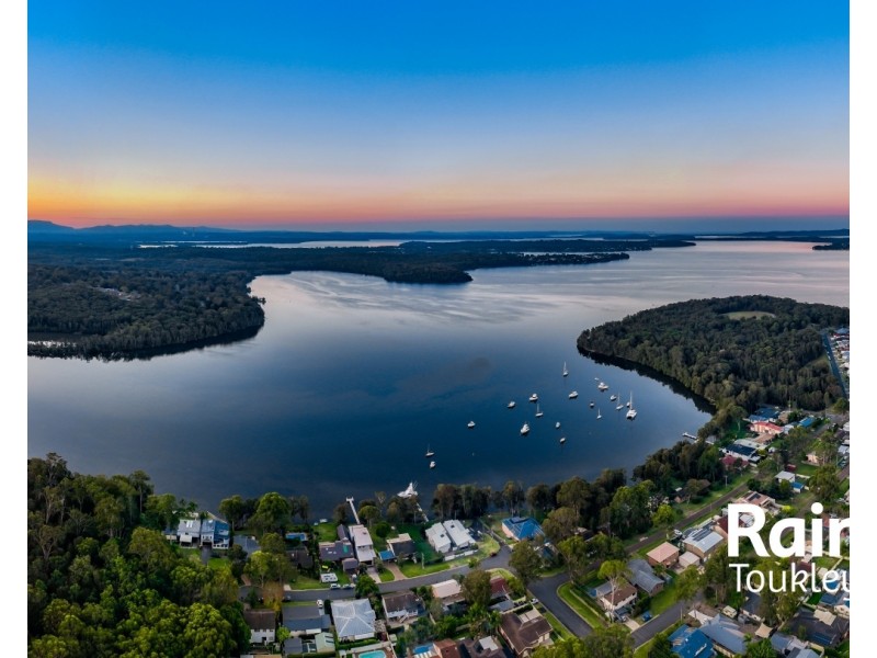 9 Short Street, Wyee Point NSW 2259