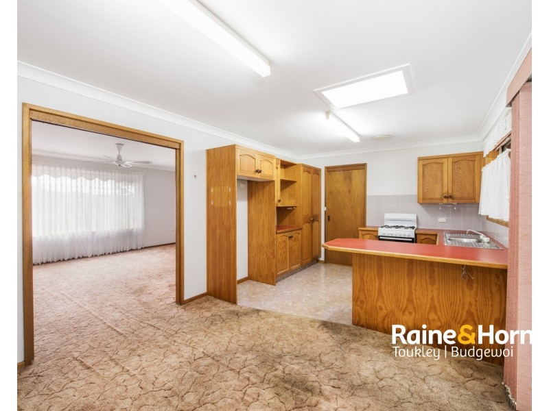 67 Premier Way, Bateau Bay NSW 2261